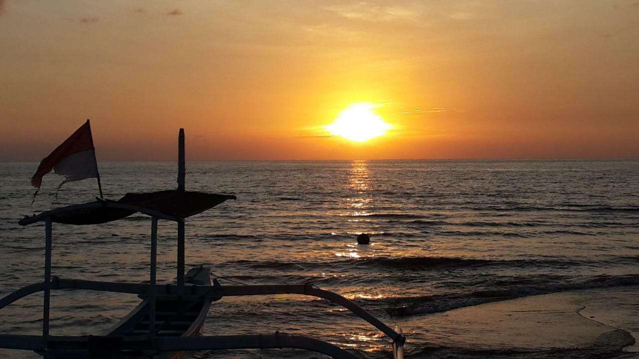 Bali Taman Beach Resort & Spa Lovina Pabean Buleleng Εξωτερικό φωτογραφία