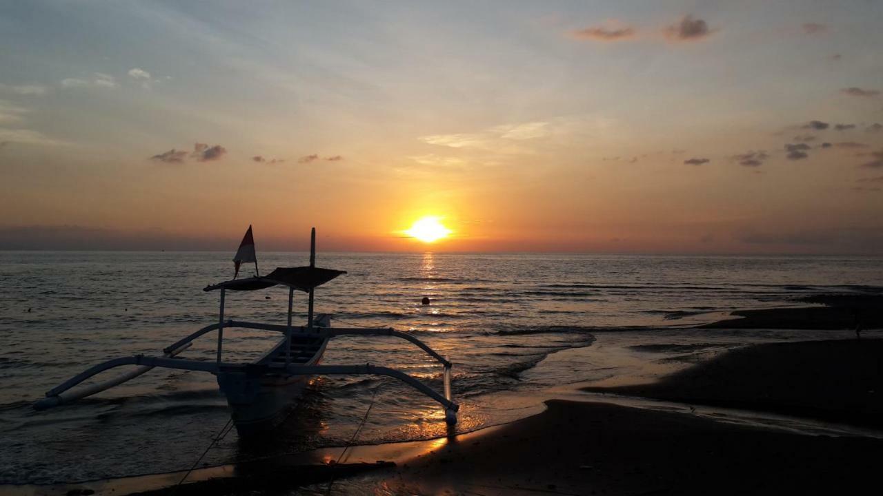Bali Taman Beach Resort & Spa Lovina Pabean Buleleng Εξωτερικό φωτογραφία